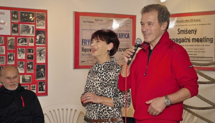 Sourozenci Heinovi se vrátili do Hranic. Položili pamětní kámen