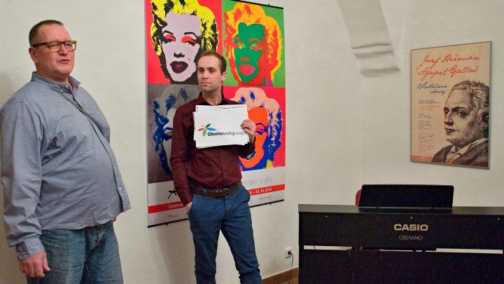 Vernisáž výstavy Jan Koráb – Plakáty a loga