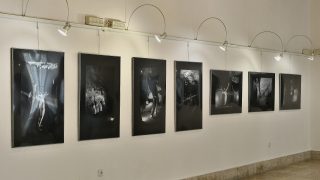 Fotoreportáž z vernisáže výstavy Tajně: Min Tanaka v letech 1985-1988